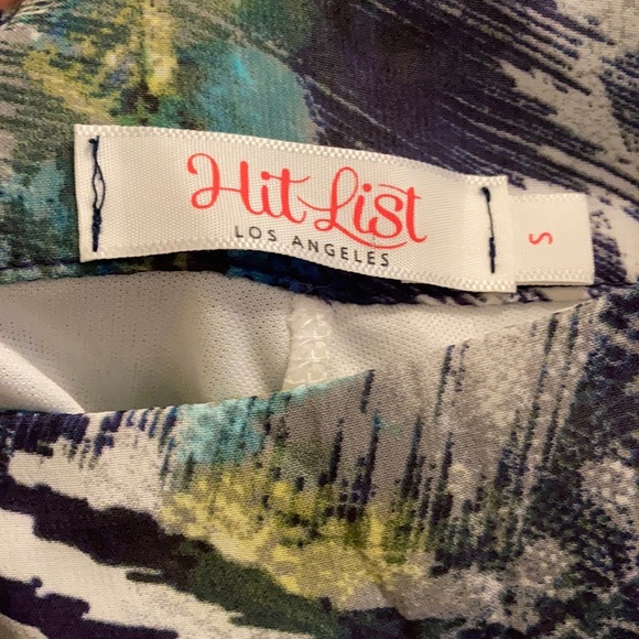 Flowing LA Wide-Leg Pants - Picture 3 of 5